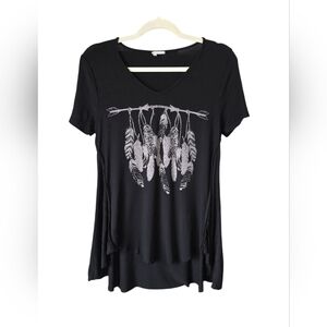 Vocal Black Feather Design Short‎ Sleeve Graphic Tee Medium Asymmetric Hem Boho